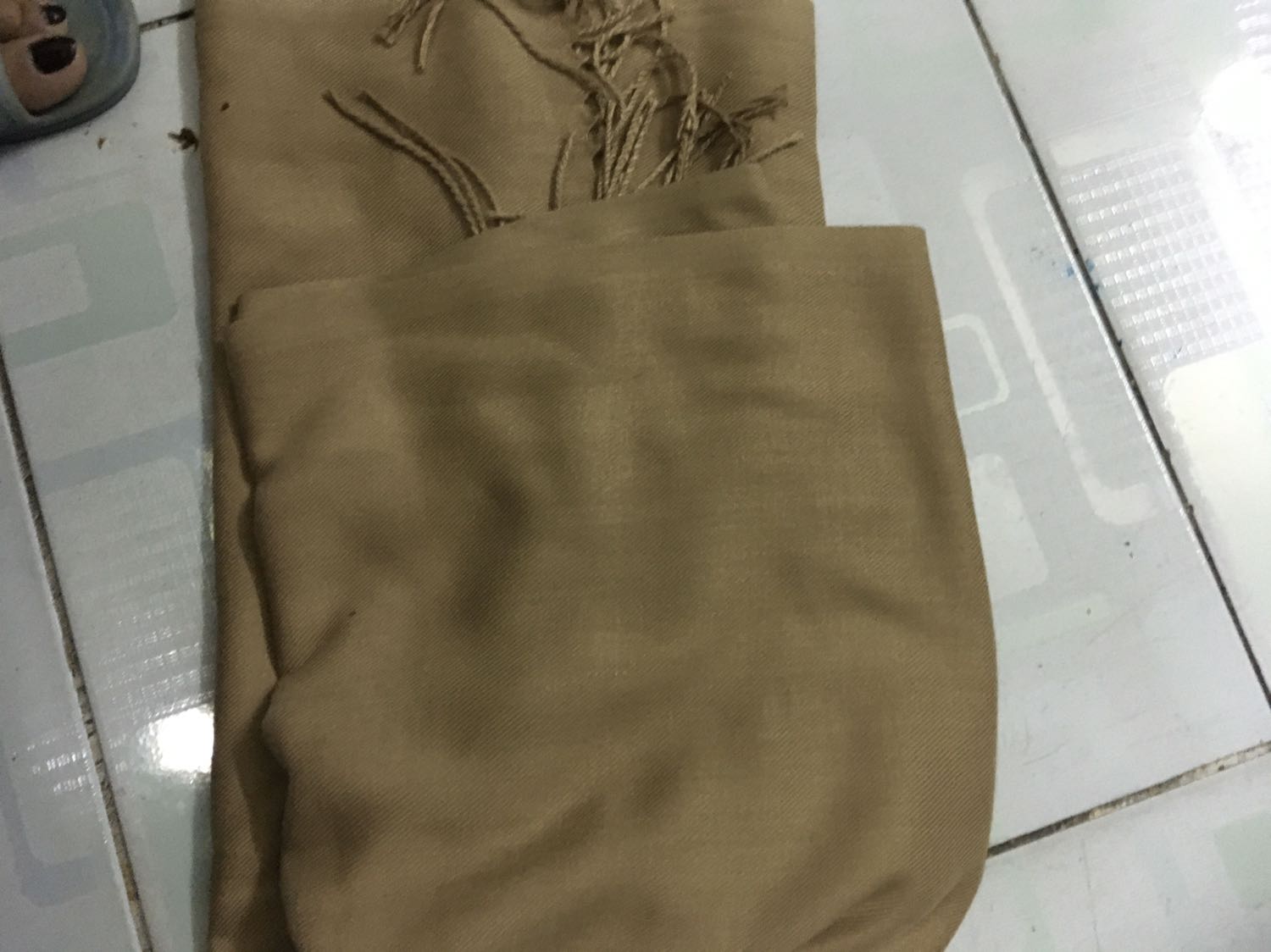 Đặt 4 cái khăn nhưng chẳng cái nào đúng màu đã chọn cả