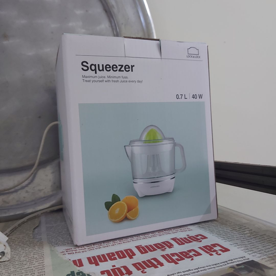 nhìn máy xịn xò,đẹp, chắc chắn. gói trong hộp to nhìn kỹ càng.