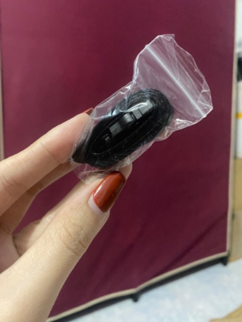 Hàng hịn, giao nhanh, đã mang đi bơi k bị vô nước, thiết kế đẹp dễ sử dụng, dây chắc chắn