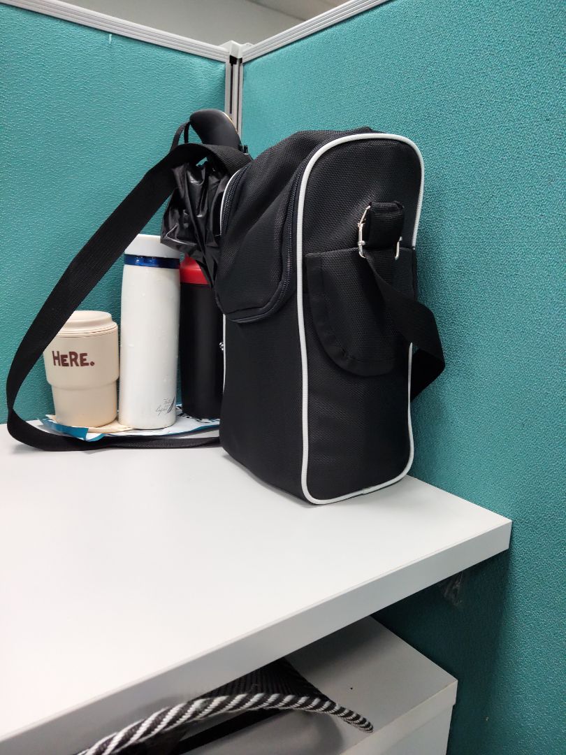 mẫu mã đẹp, đường may chắc chắn, xét về tiêu chí gọn, đẹp thì đánh giá 5*. Tuy nhiên xét về chức năng giữ nhiệt thì ko cao, mình bỏ đồ ăn trong ba lô và trong túi giữ nhiệt này thì thấy nhiệt độ ki chênh nhau là mấy