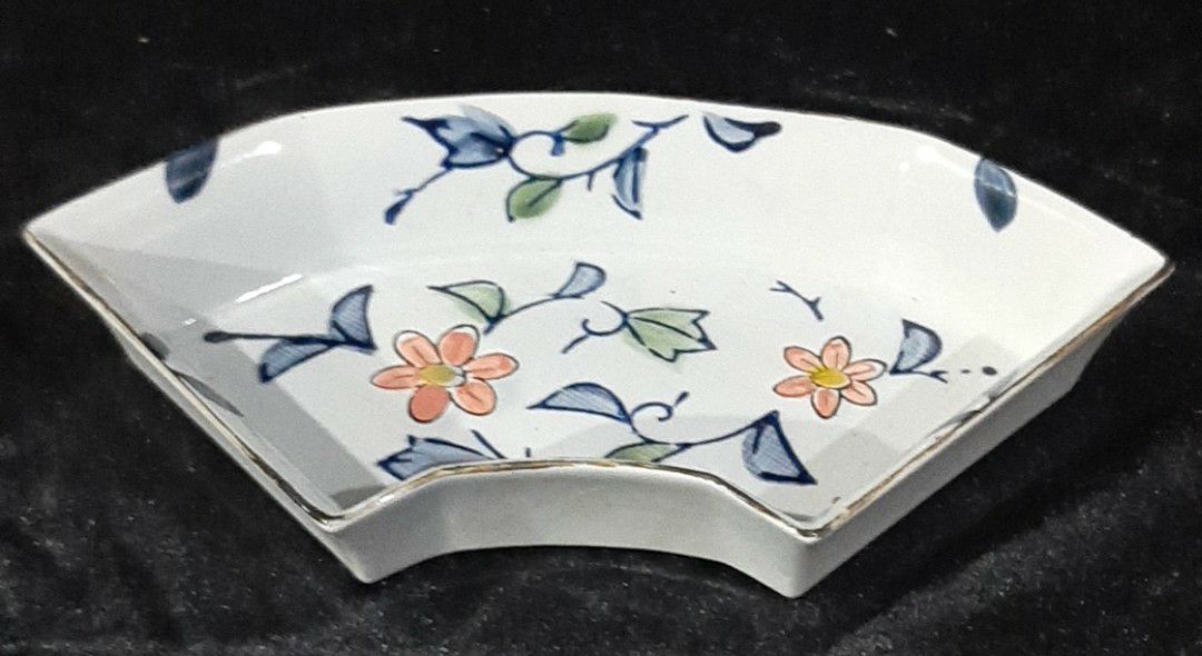 Hàng đúng QC. giao hàng hơi chậm.