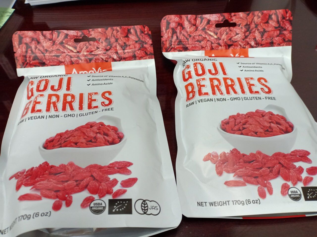 Hạt to ngọt màu đỏ thẫm, nấu nước hay hầm gà đều rất ngon