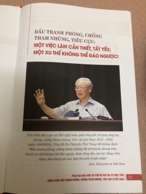 Giao hàng sớm trc 1ngày. Sách đc bọc kỹ càng. Sách rất mới, chất lượng in sắc nét. Rất đáng mua.
