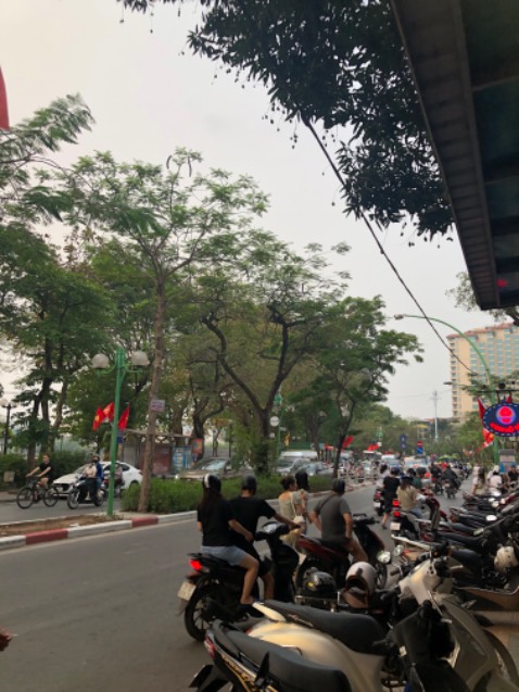 Sorry vì ảnh k liên quan ạ
Giao hàng nhanh lém mình đặt htrc hsau là có rui 
Anh shipper cute và dễ mến
Màu sách khá ưng ạ