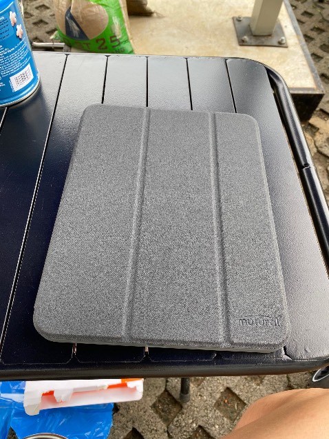 Đặt màu xanh giao màu đen