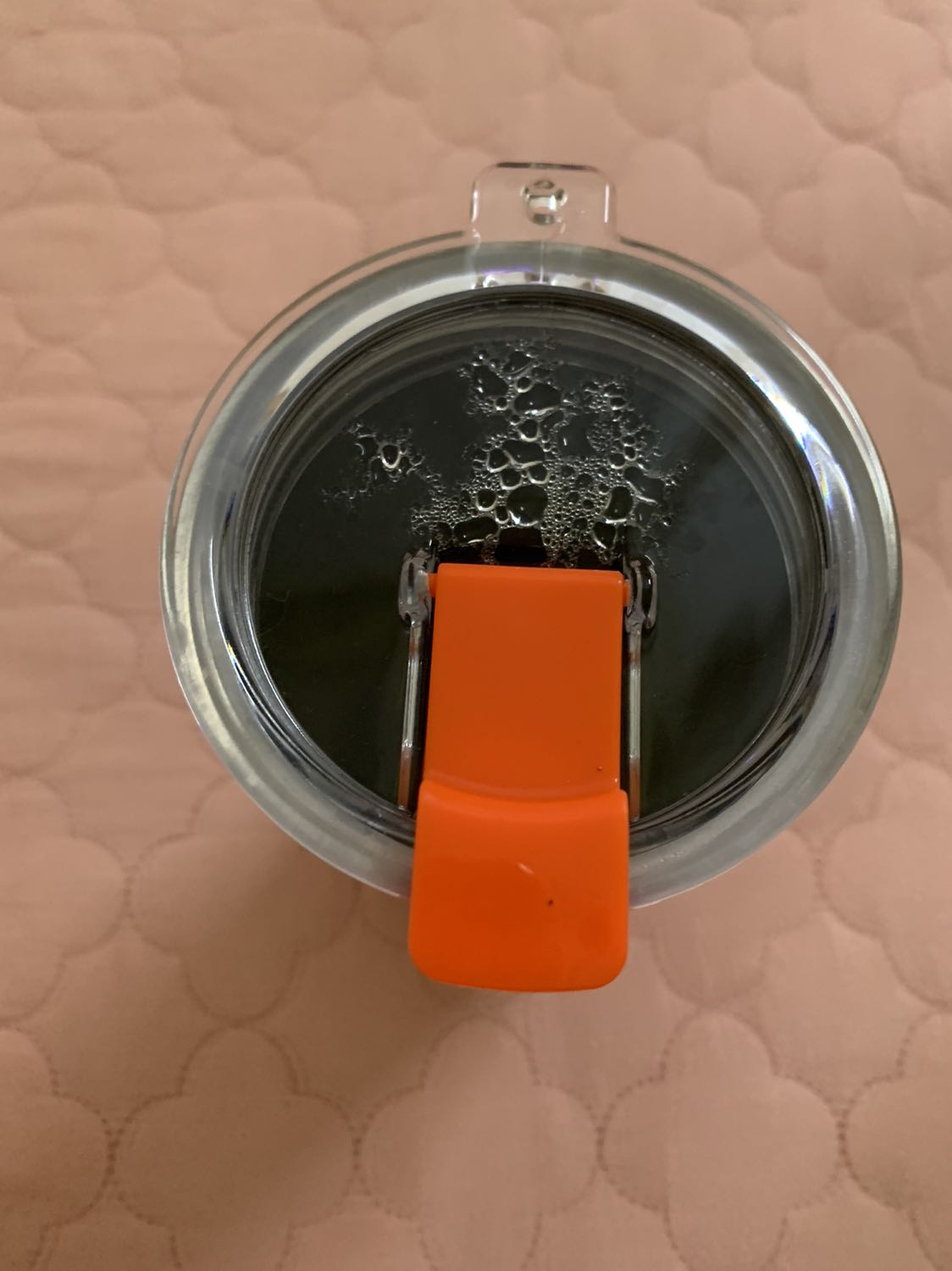 Cốc đẹp, chắc chắn, cầm đầm tay. Cốc giữ nhiệt khá là tốt, được 8 tiếng. Mình mua hẳn 3 cái cho nhà dùng