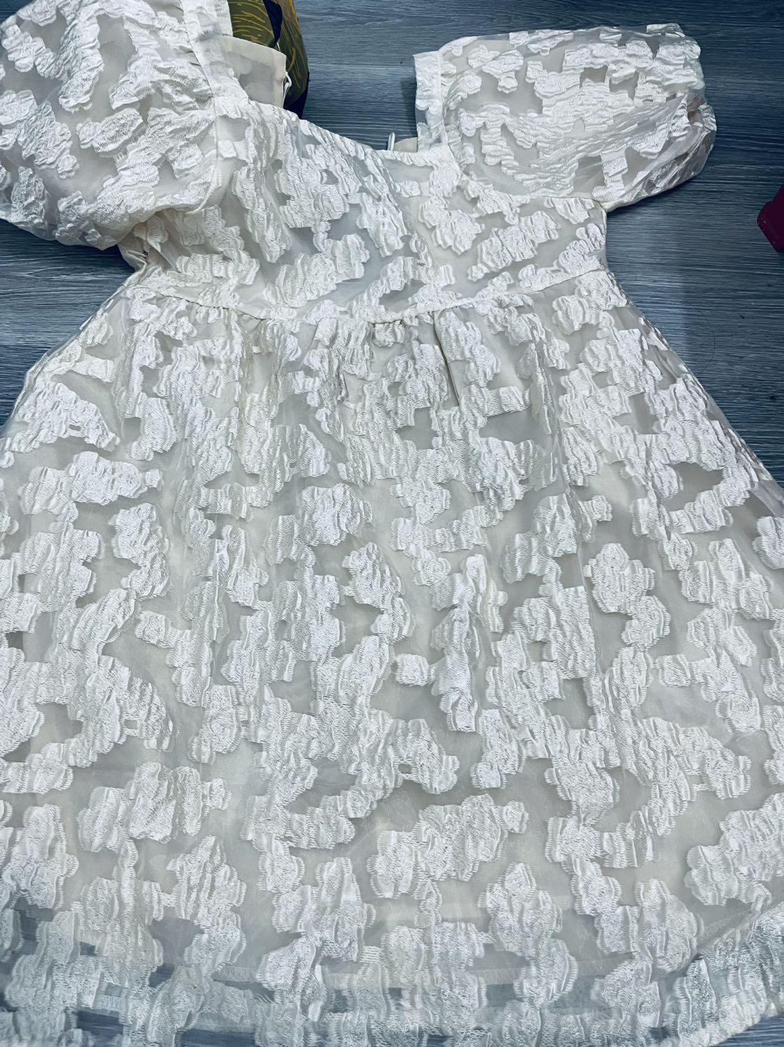 giao hàng rất nhanh. Máy dễ sử dụng may rất êm. Có nhiều sự lựa chọn đường may. Nhỏ gọn