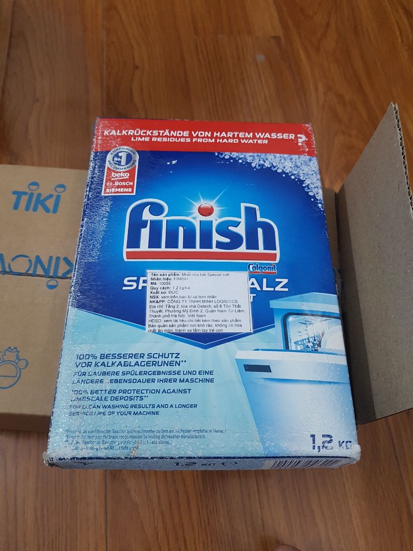 Đã nhận hàng, vỏ hộp bị ngấm nước trước đó nên bị nổ rộp, cũ kĩ, ko có HSD. Không hài lòng với chất lượng sản phẩm với giá tiền mua.