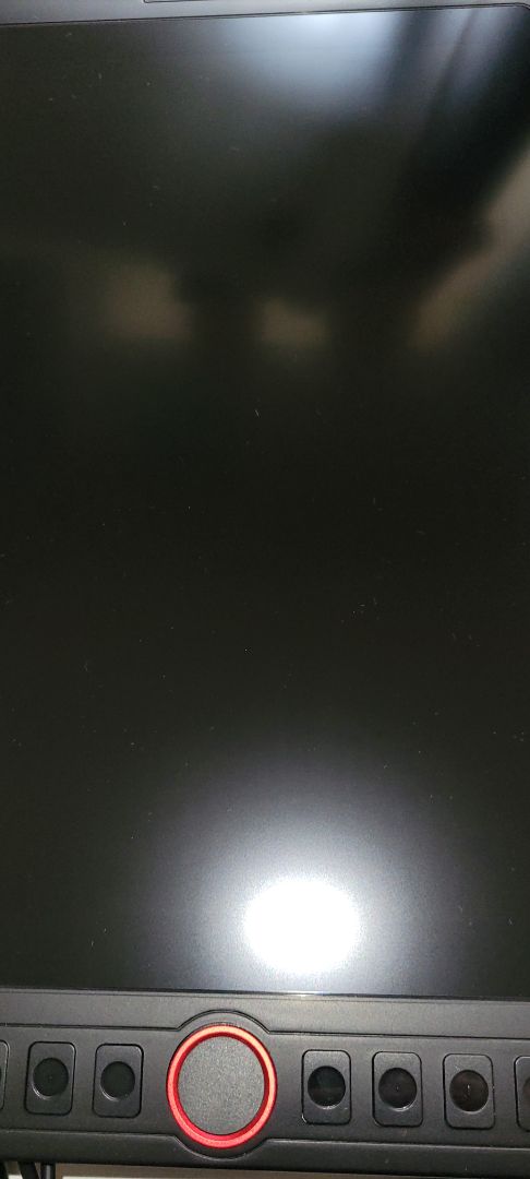 Giao hàng nhanh, đóng gói ẩu, nhìn cái hộp mà cứ lo, nhưng may mà máy không bị ảnh hưởng. 
Sẽ trải nghiệm rồi review thêm, tạm thời thì hài lòng, vote 5 sao vì thấy giá tiền tương xứng.