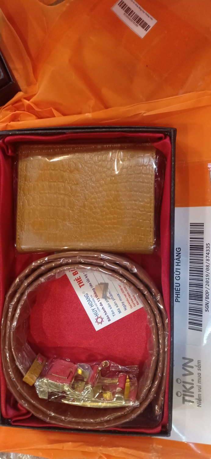 dây và bóp rất đẹp đi đôi đúng chuẩn luôn nè,  da thì rất đẹp đúng da bò nè