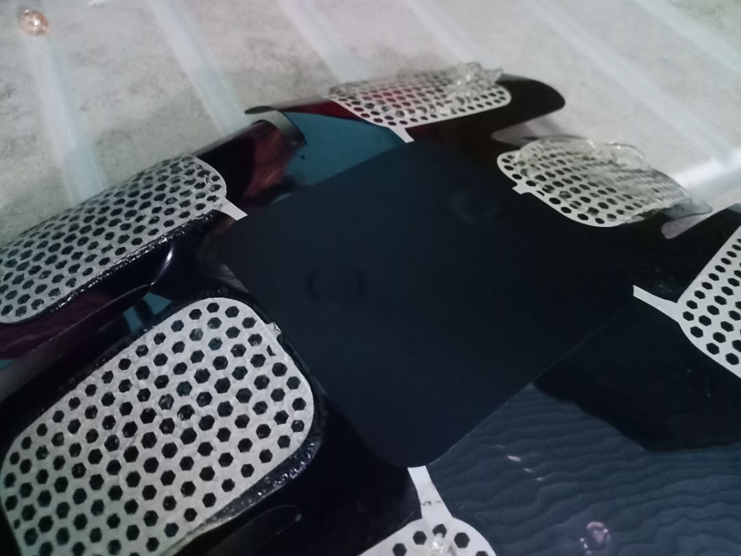 sản phẩm mới nhận hàng mới thử xài chưa được 4p lấy ra keo dính hết vào bụng ko còn dính vào miếng dán nữa yêu cầu đổi trả làm ăn kiểu này ai coi được