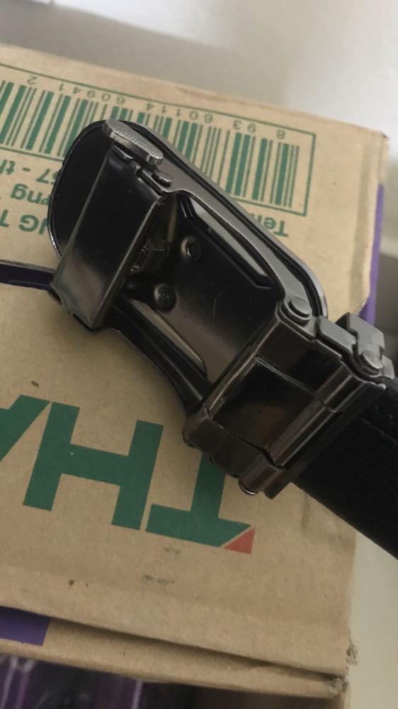 Thắt lưng chắc chắn, đầu khoá bóng đẹp, dây da ok. Sản phẩm tốt