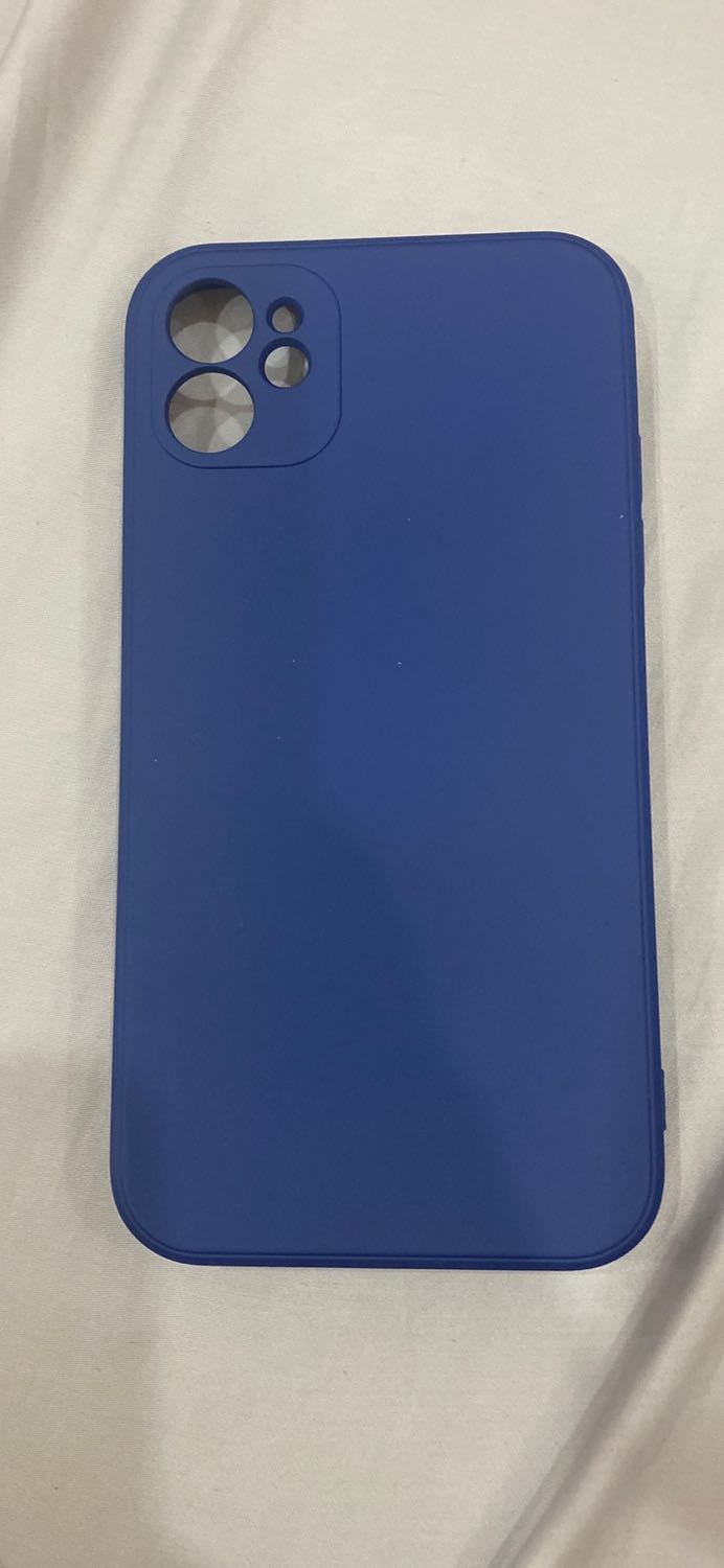 Ốp đẹp, nhưng đặt màu đen giao màu xanh, shop ko hỏi ý kiến người mua mà tự đổi màu.