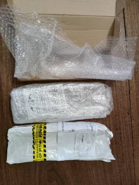 Đã mua rất nhiều hàng trên TMĐT chưa có shop nào như shop nầy, đóng gói rất an toàn chắc chắn 4 lớp. (Xem hình)

Giao hàng sớm hơn thông báo 1 ngày. 

Có tinh thần cầu thị tiếp thu cao, tư vấn mua sản phẩm ban đầu đúng yêu cầu của mình.

Đã đưa vào sử dụng đúng chủng loại và tốt. Mạch, board ok. Không do dự cho shop 5 sao. Mong rằng shop duy trì cách bán hàng nầy. Cám ơn.