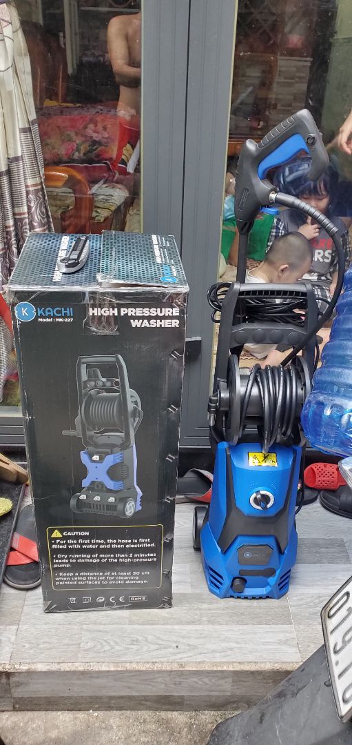 sản phẩm đẹp như mô tả.phụ kiện đầy đủ *** thấy máy ổn lực nước phun mạnh.giao hàng rất nhanh. sản phẩm đẹp như mô tả.phụ kiện đầy đủ *** thấy máy ổn lực nước phun mạnh.giao hàng rất nhanh.