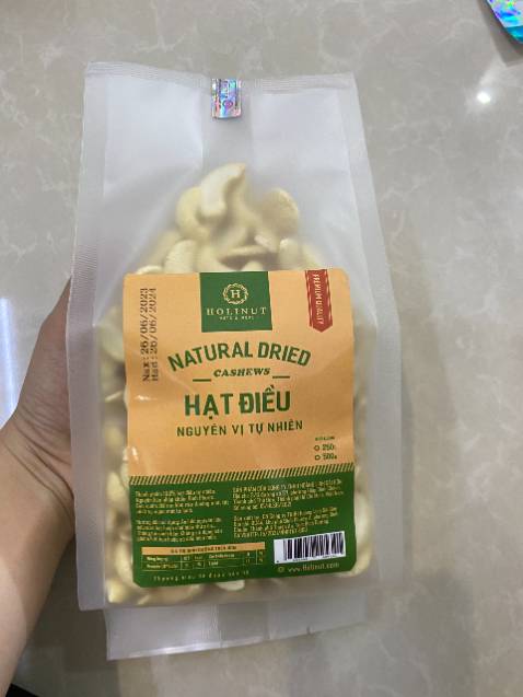 Hạt rất ngon và thơm. Hạt sấy thì giòn, béo và ngọt. Rất hàu lòng