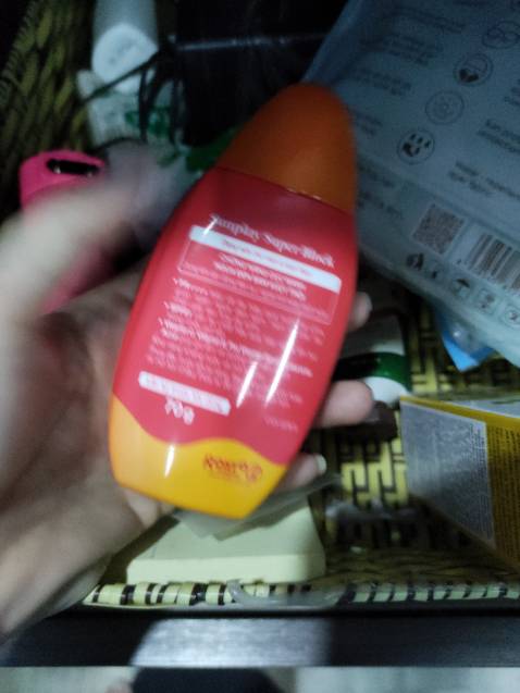 Mình xài loại này cũng mấy tháng rồi, thấy da cũng đỡ bị sạm do nám nắng. nhưng chỉ là loại phổ thông và ko kiềm dầu, nên là mình kết hợp2 thứ cho 1 lần xài để vừa chống nắng cao vừa kiềm dầu