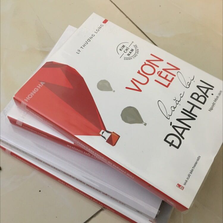 Tuy có hơi méo góc sách một chút do vận chuyển nhưng nhìn chúng thì sách vẫn rất ổn và đẹp. Sách rất hay ạ.