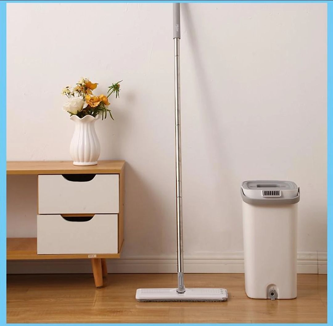 Shop tư vấn nhiệt tình, giao hàng nhanh, đóng bọc cẩn thận, giá hơi cao so với nhiều sản phẩm cùng kiểu dáng nhưng được cái khá chắc chắn, giặt vắt dễ, cất giữ gọn gàng.  Điểm trừ là ko có hướng dẫn sử dụng, ban đầu dễ lắp nhầm các đoạn, khi giặt vắt tóc dễ mắc lại ở khe giặt.