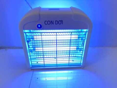 Đèn xài tốt. Tiếng nổ to, thu hút được nhiều ruồi/muỗi. Chưa biết bền không nhưng tạm đánh giá 5 sao. 
Nếu shop có khuyến mãi sẽ mua thêm 1-2 cái nữa gắn xung quanh nhà.