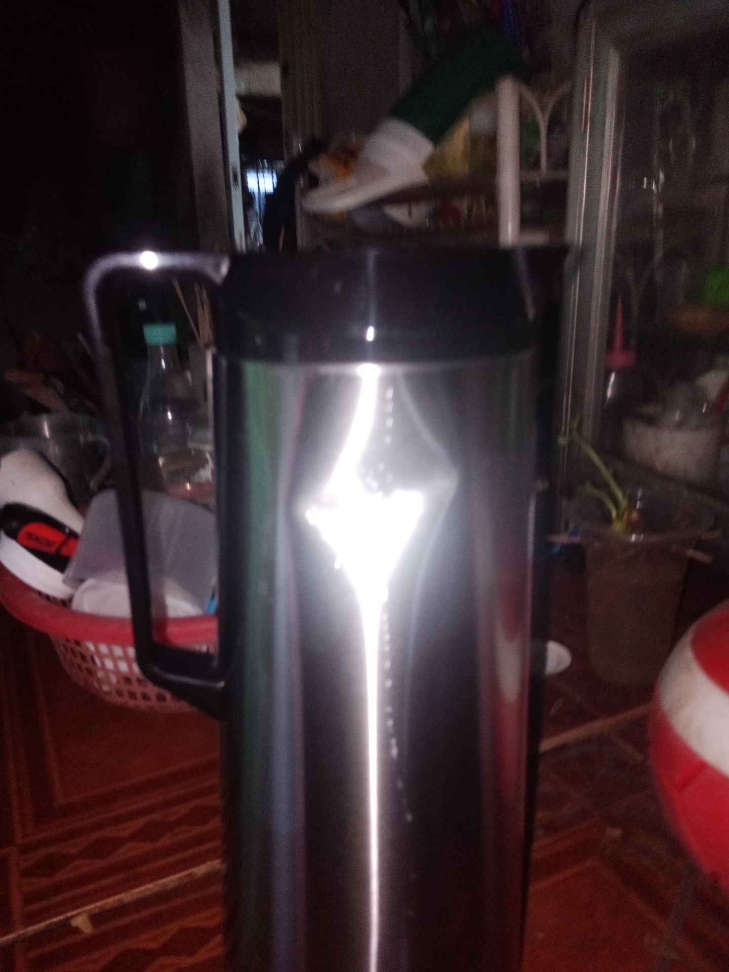 bình khi nhận được đã bị móp