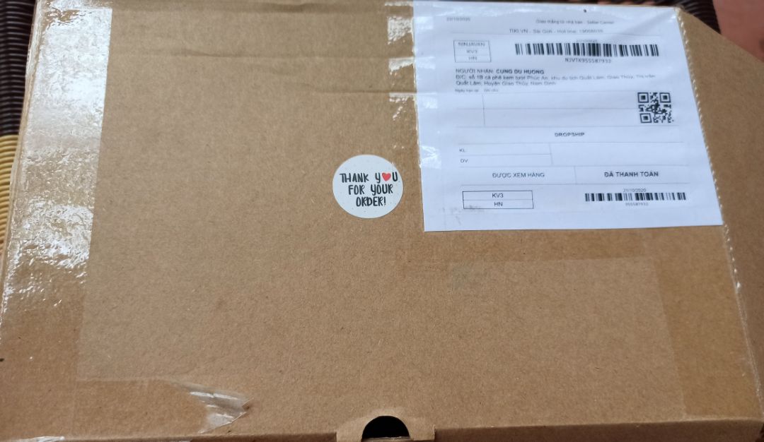 Tiki ơi đổi cho tôi sp này nhé. Tôi đặt mua sai XL nhưng áo quá nhỏ, theo thông tin từ nhà bán là áo cho người từ 70kg trở lên, nhưng tôi 64 kg mà không thể mặc được, làm phiền các bạn cho tôi đổi hàng, hoặc trả lại để mua sản phẩm khác. Mong sớm được hồi âm. cảm ơn các bạn