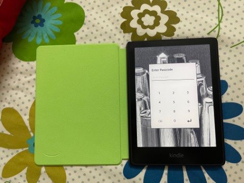 Hàng giao nhanh, gói cẩn thận. Bao da chính hãng đi kèm máy đẹp. Lưu ý bản for kids không sử dụng được ở thị trường Việt Nam. Hàng giao nhanh, gói cẩn thận. Bao da chính hãng đi kèm máy đẹp. Lưu ý bản for kids không sử dụng được ở thị trường Việt Nam.