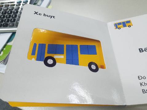 Khi nhận sách thấy mép dưới đã bị bong như sách đã bị dùng nhiều lần. Ngoài ra những hình bên trong đã bị bóc rồi không giống như sách nguyên bản. Cảm thấy không hài lòng.