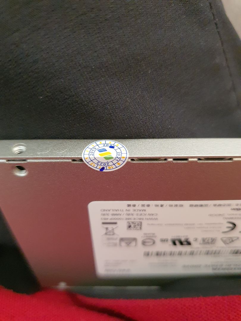 vừa nhận hàng. chưa sử dụng.
đóng gói okay, tem nhà phân phối Lê Phụng okay. 
tuy nhiên, tem bảo hành của fpt thì đã chốt từ 1.2020 - mất 1 năm bảo hành???
có thể đổi lại như thế nào?