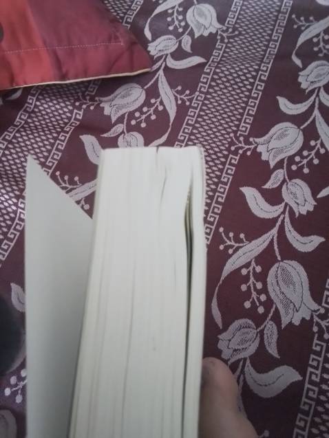 Sách bị quăn móp quá nhiều thật sự rất xót tiền