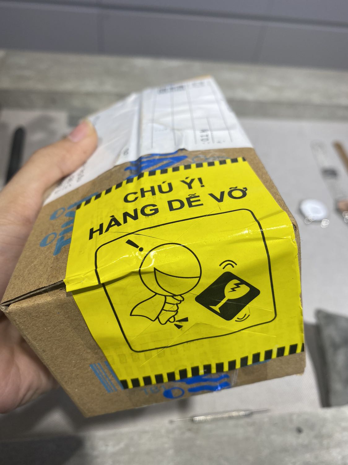 Đóng gói quá là chắc chắn luôn, giao hàng siêu nhanh. Ban đầu dùng cảm nhận thấy da mềm mịn rõ luôn, chắc phải dùng thêm 5-6 ngày nữa để thấy hiệu quả rõ của sản phẩm. Giá săn sale nên quá hợp lí, mọi người nên thử nhé
