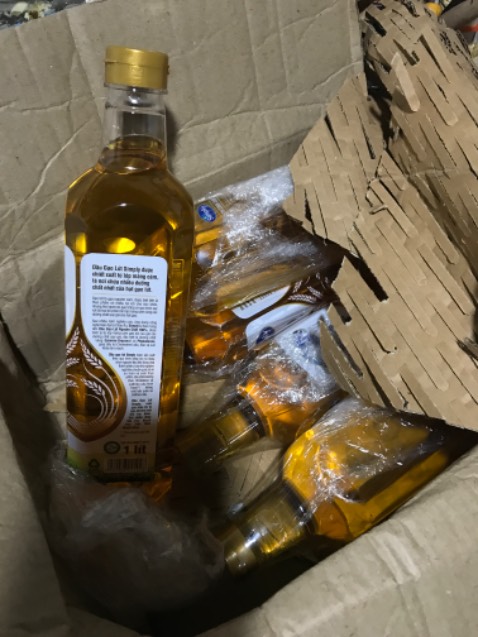 Nhận hàng còn nguyên vẹn, dầu thơm ngon không có mùi hôi, thành phần tốt cho sức khoẻ.