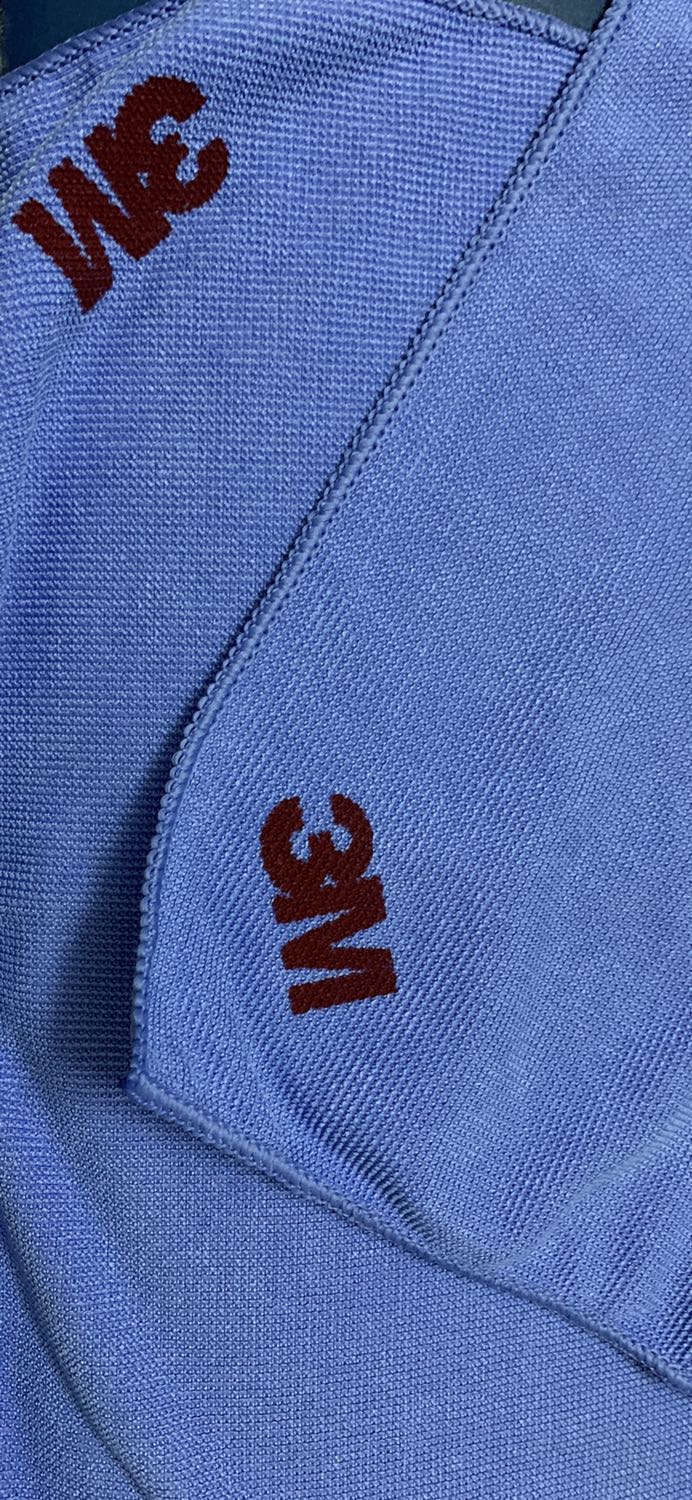 Sản phẩm nhìn tốt, nhưng bao bì nilong đựng là bọc trắng, không có nhãn hiệu nhà sản xuất. Không biết có phải hàng *** không (?!).