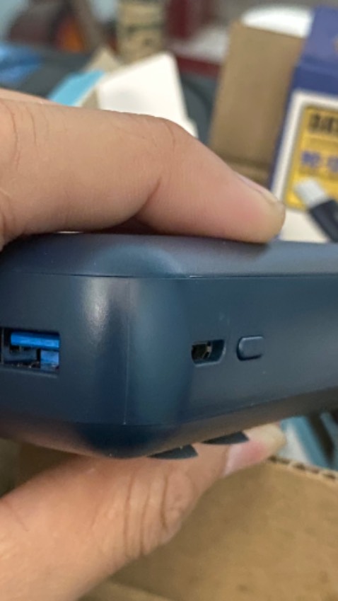 Nó nặng thật sự :)) , giao hàng nhanh, gói ok, pin thì chất lượng vỏ ko ok xíu thôi nói chung vừa túi tiền là ok rồi