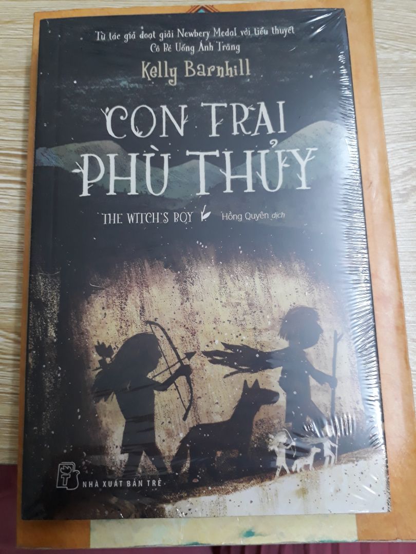 Sách được gói rất cẩn thận, vẫn còn nguyên màng nylon.Tiki giao hàng rất nhanh nữa. Nội dung thì mình chưa đọc nên chưa review được.