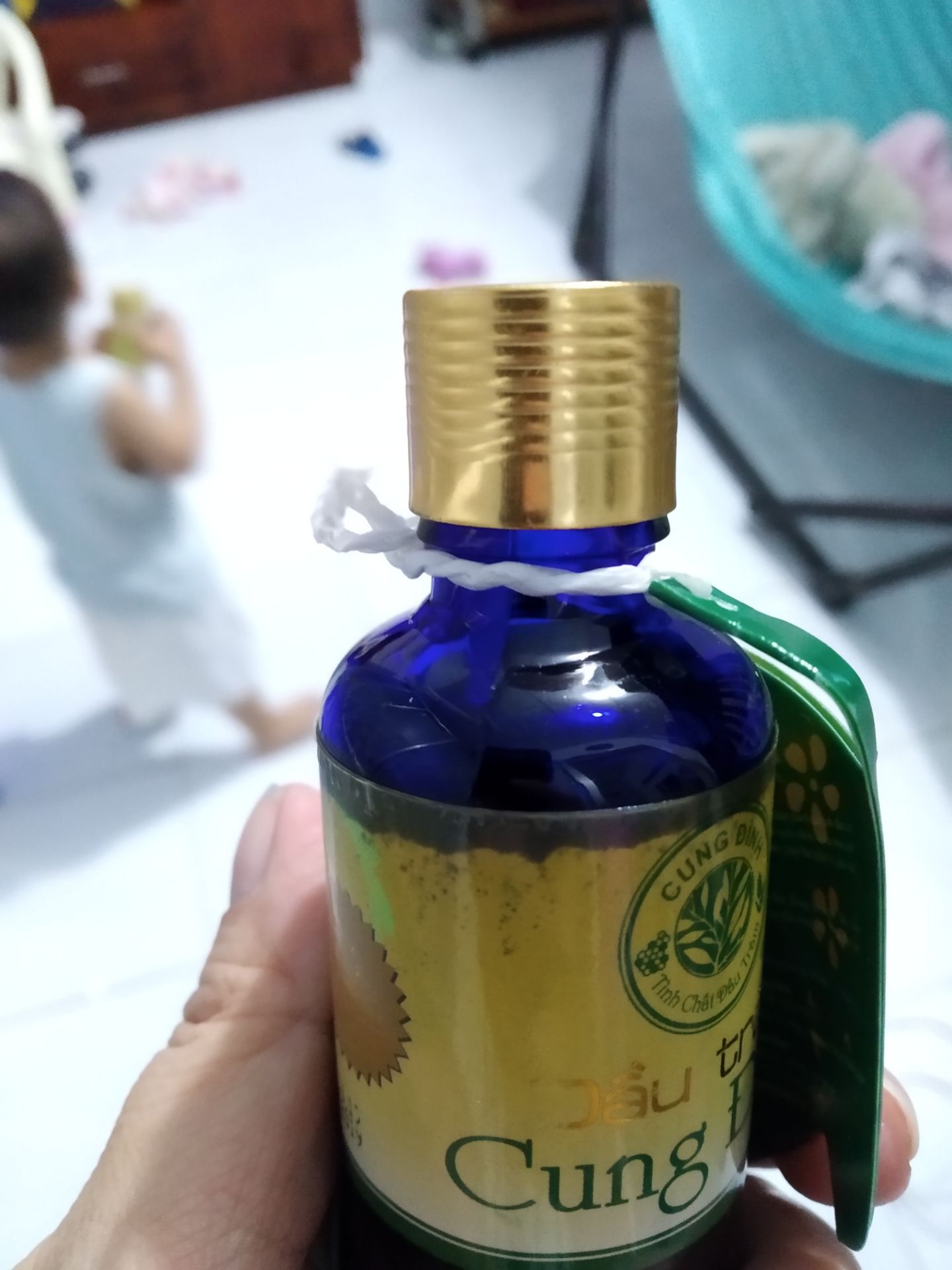 Về chất lượng thì mình thấy rất ổn, nhưng Tiki đóng hàng cẩu thả, đổ gần hết 1/5 chai dầu. Do mình dễ tính nên nhận dùng luôn. Đề nghị Tiki cẩn thận hơn, nếu lần sau bị nữa mình sẽ không nhận. Về chất lượng thì mình thấy rất ổn, nhưng Tiki đóng hàng cẩu thả, đổ gần hết 1/5 chai dầu. Do mình dễ tính nên nhận dùng luôn. Đề nghị Tiki cẩn thận hơn, nếu lần sau bị nữa mình sẽ không nhận.