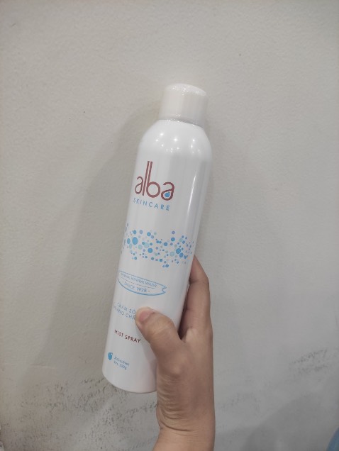 Mình dùng chai thứ 2 rùi thấy okie lắm, cấp ẩm tốt nha. Mình dùng hàng ngày để da không bị khô á