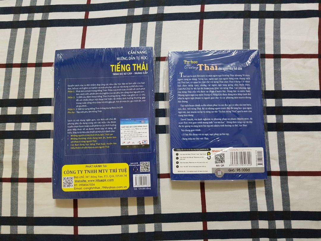 Sản phẩm mới toanh, còn bọc nguyên seal, giấy trắng, đẹp, nội dung phong phú, chất lượng rất tốt.
Cảm ơn Tiki rất nhiều. Mình rất thích quyển sách tiếng Thái này.