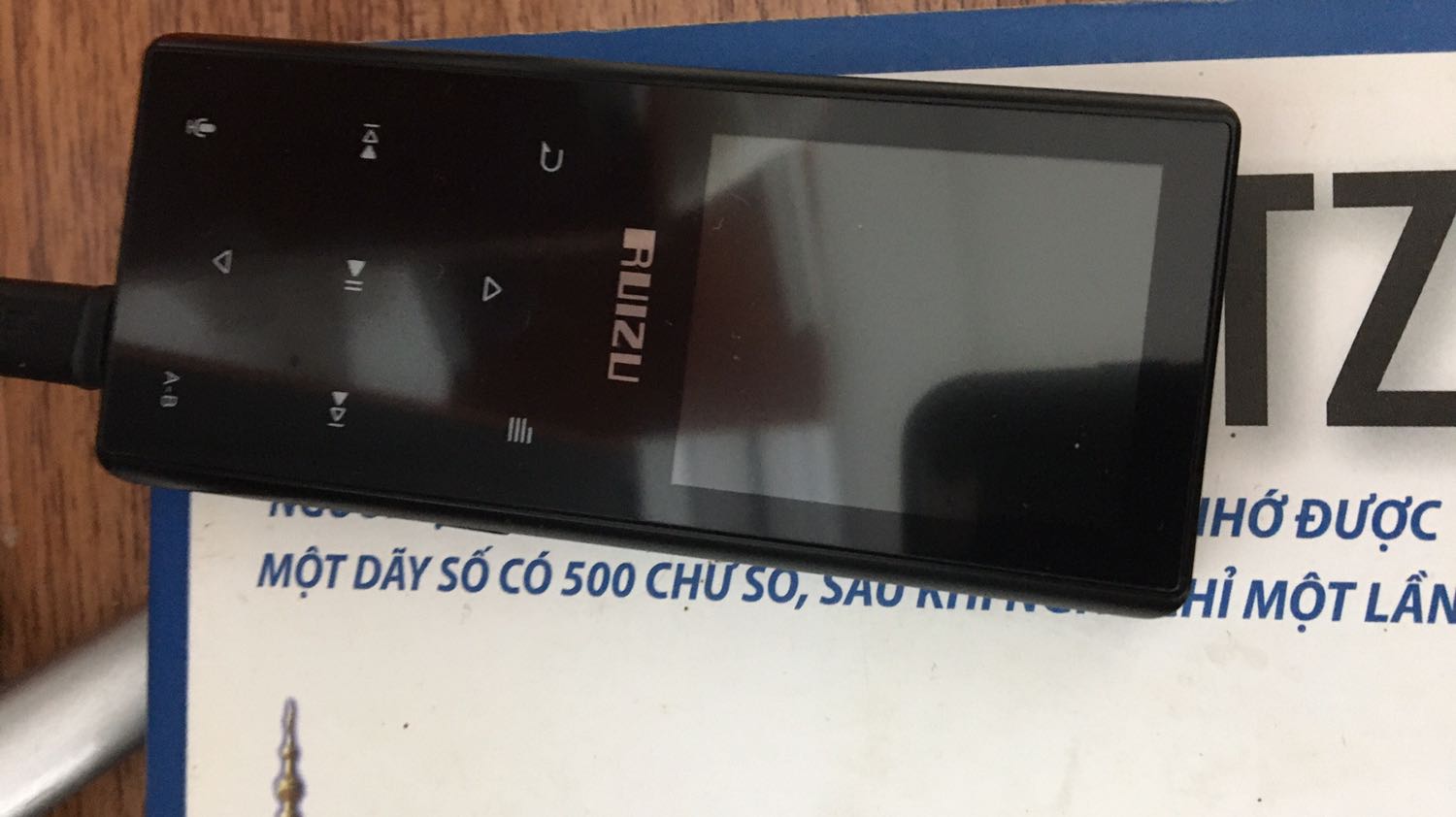 Khung máy chắc chắn. Đẹp. Hỗ trợ tốt các định dạng. Giao hàng nhanh hơn mình nghĩ.