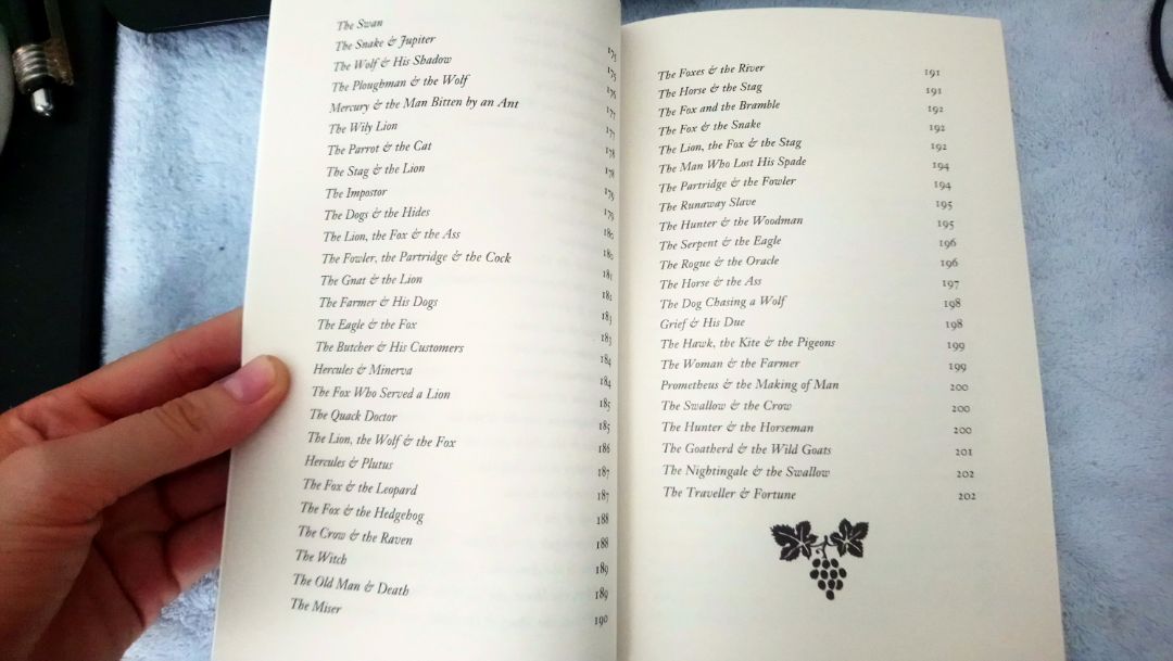 Ngụ ngôn Aesop ngắn gọn súc tích, sách gồm hơn 202 trang, có vài mẫu truyện đọc xong có bài học rút ra nữa.
Sách khá mới, Tiki giao hàng nhanh. ?