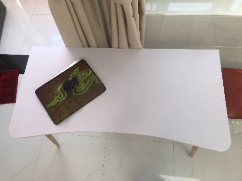 bàn được thiết kế hiện đại , trang nhã, dễ dàng tháo lắp để di chuyển. Kích thước 120 x 60 cm đủ để máy tính và phím di chuột thoải mái.  Độ bền thì để mình xài 1 thời gian mới đánh giá được. Nói chung là hài lòng với mức giá và chất lượng dịch vụ của tiki.