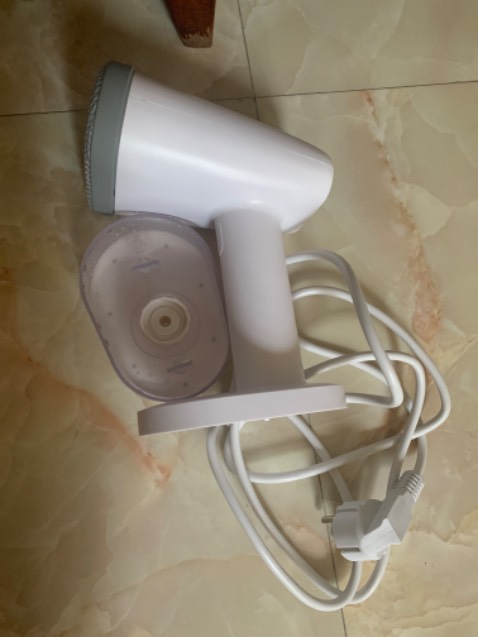 Xài dc 3 lần, hơi nặng nhưng vẫn ổn, đến lần thứ 4 thì bàn ủi bị trục trặc  gì đó không ra hơi nước nữa. Hiện đang tìm cách liên hệ người bán. Trong lúc chờ đợi chắc mình mua cái khác xài tạm quá. Hic mới đầu thử tin tưởng locknlock …thấy mn vẫn xài bt chắc do mình xu