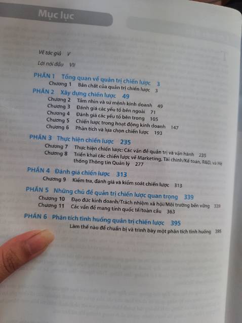 Đọc sơ sơ thì mình thấy sách phân tích khá chi tiết, có cả phân tích bảng cân đối kế toán nữa. Sách dày, nên đọc từ từ nghiên cứu rất ổn