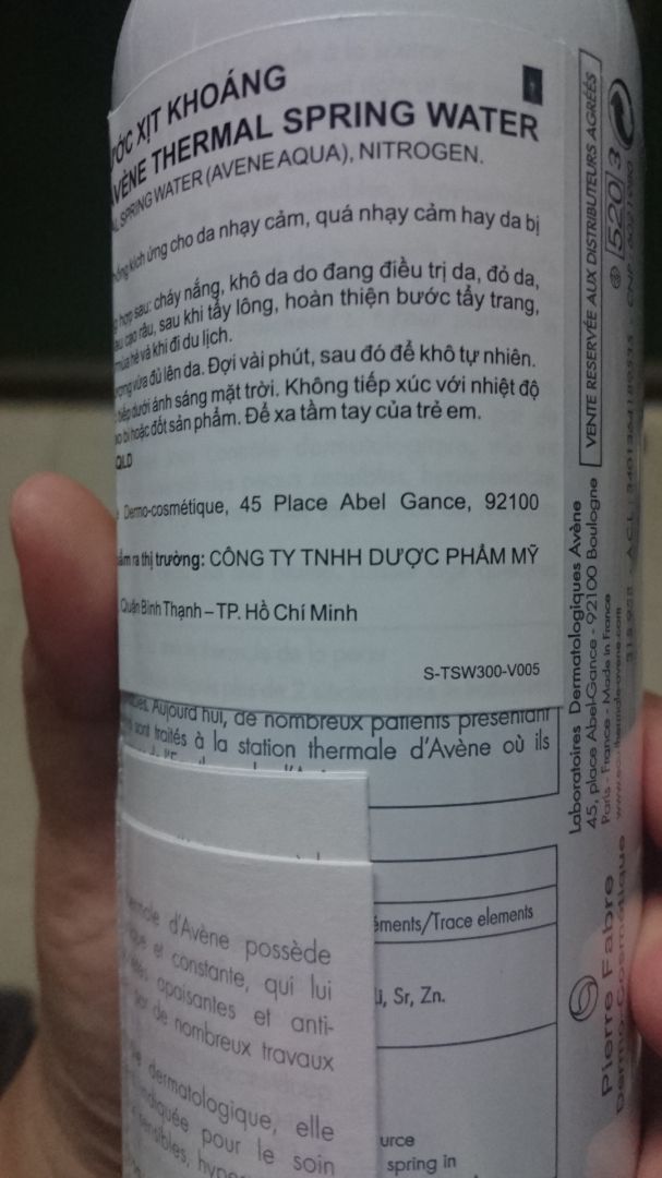 Bao bì tạo cảm giác hàng xịn, tem nhãn rõ ràng, date mới. Sử dụng không bị dị ứng, mát da, dịu nhẹ, cảm thấy rất thích.