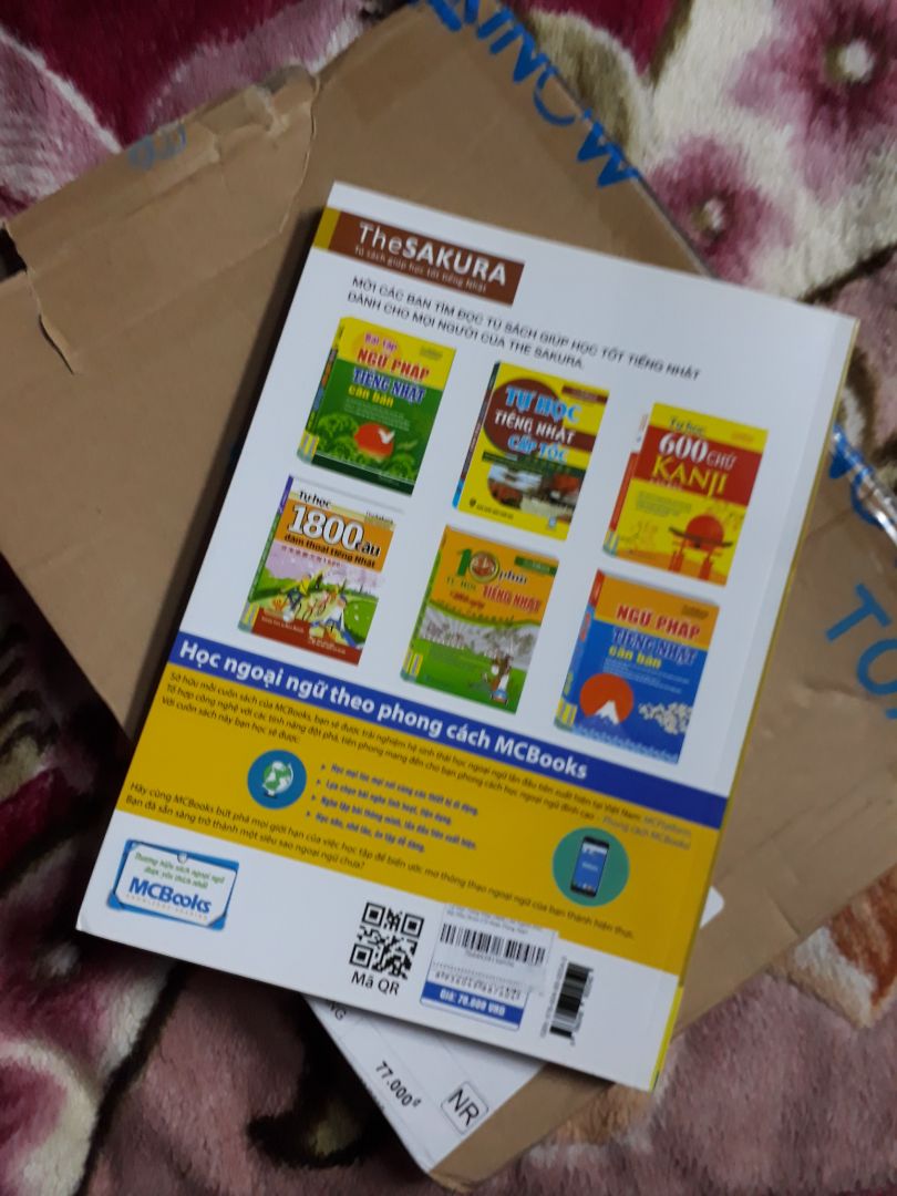sách to hơn mình nghĩ :> tốt cho những người bắt đầu học, ai mới học nên mua nhé! ủng hộ shop