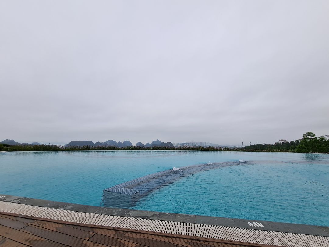 Thời gian vận chuyển rất hợp lí. Tôi đã đặt hàng với tâm thế hào hứng chờ đợi để được trải nghiệm sản phẩm và tôi không hề bị chờ mỏi cổ. Có thể thấy bên vận chuyển không quản ngại thời tiết và đường xá xa xôi để đưa sản phẩm cho tôi trong thời gian ngắn nhất.