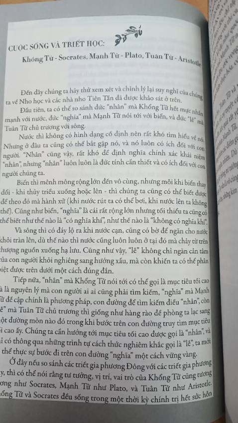 Sách dày hơn 400 trang, chữ in hơi mảnh Sách dày hơn 400 trang, chữ in hơi mảnh