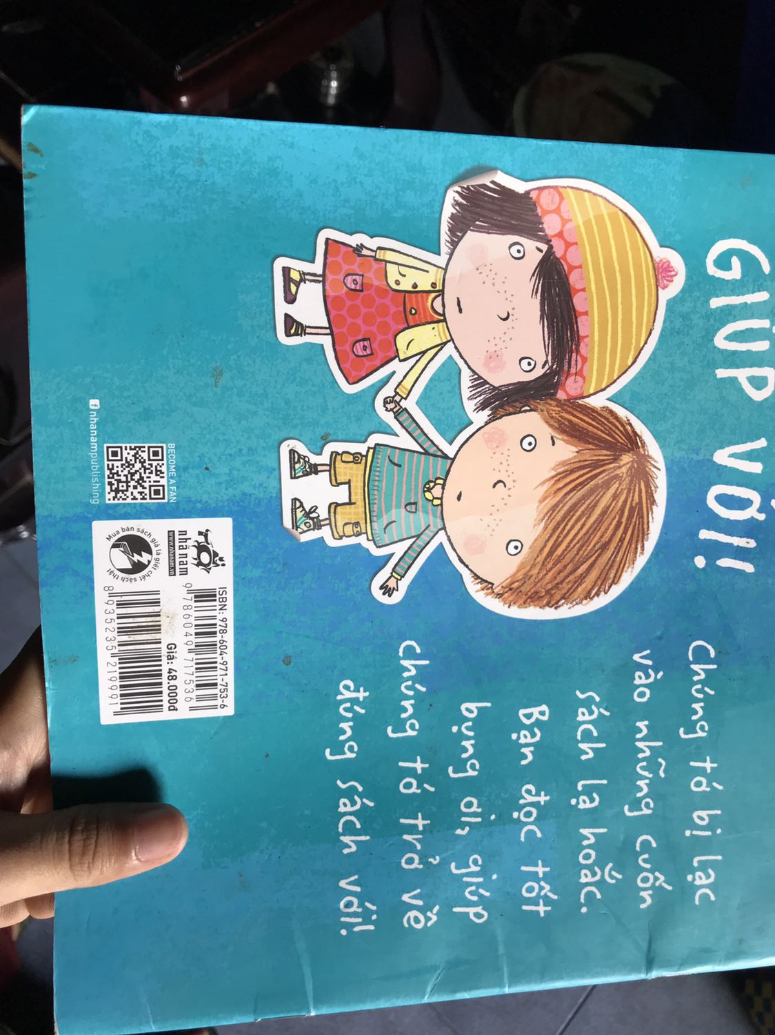 Trước giờ mua Tiki mình không phàn nàn gì nhưng đến lúc mua quyển sách này thì thất vọng ngay khi cầm nó trên tay. Sách ko được bảo quản tốt, nhìn giống như đã được đọc qua, bị dơ và có nhiều con trùng chết trong đó!!!!