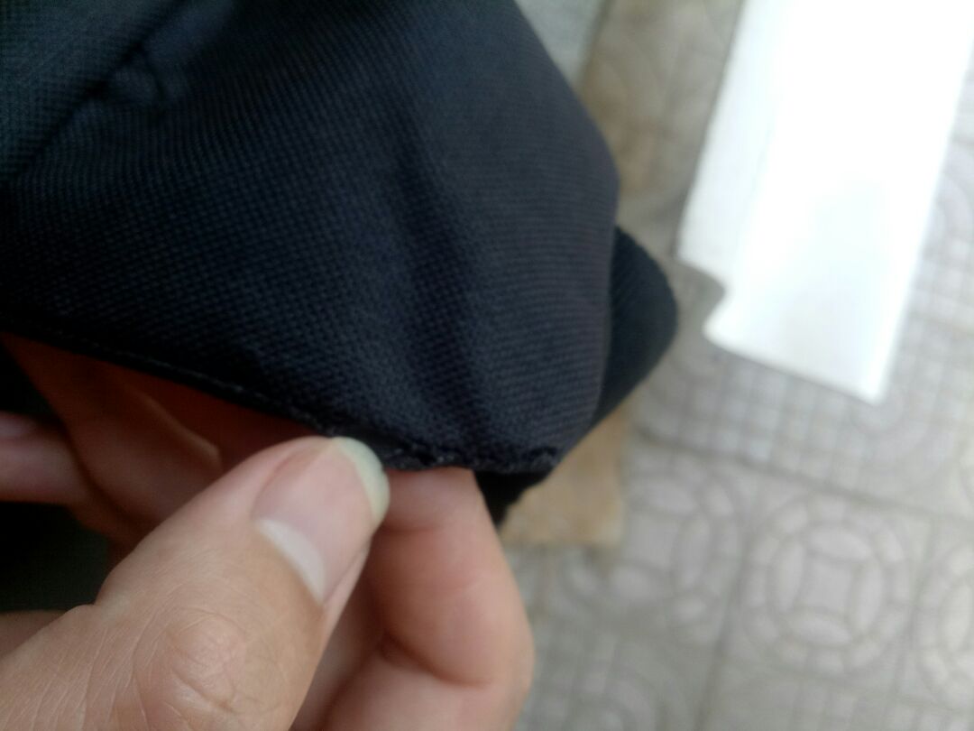 vừa mới nhận hàng, chất lượng quá kém, túi mỏng, vải như bị mục vậy, đứt chỉ vải rách... mua về xem xong bỏ vô sọt rác luôn, không dùng được...