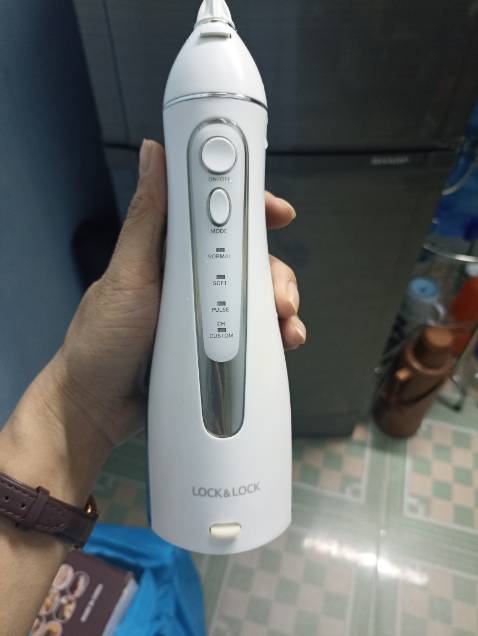 Sản phẩm mình mua còn trong thời gian bảo hành nhưng liên hệ nhà sx thì không được. Mình gọi sdt trên phiếu bảo hành cả chục cuộc vào nhiều khung jo khác nhau nhưng đều ko nghe máy. Nhắn tin trên trang *** cũng ko ai phản hồi. Bán hàng mà hậu chăm sóc quá tệ luôn ạ.